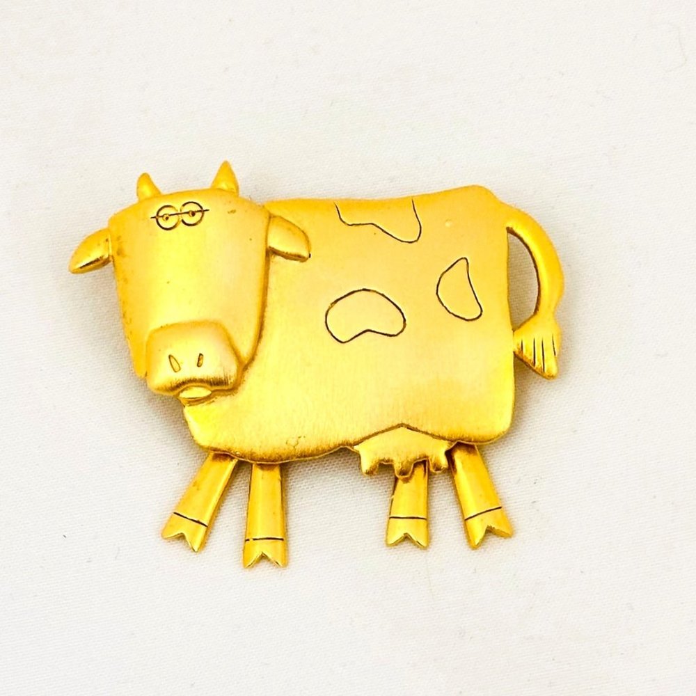Jonette Jewelry Cow Brooch/Pin with Dangling Legs